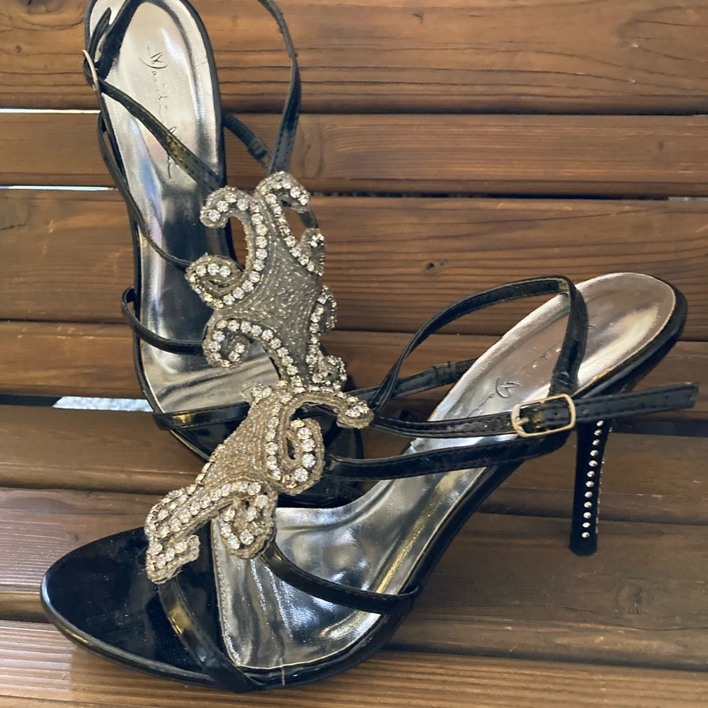 Black  fleur-de-Lis tongue single strap, rhinestone spiked heel